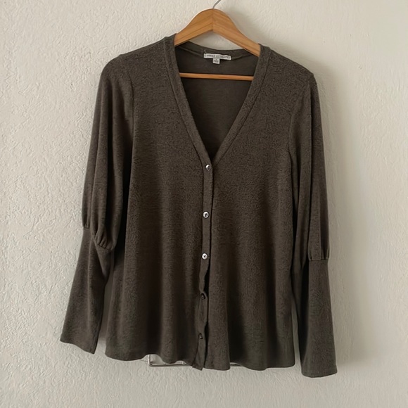 Green Envelope soft button down cardigan - Picture 2 of 7